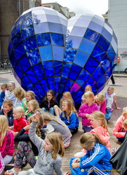 School kids on an outing on Delft Blue Day